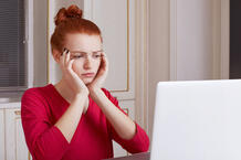 Як вода допомагає боротися з втомою очей під час роботи за монітором?